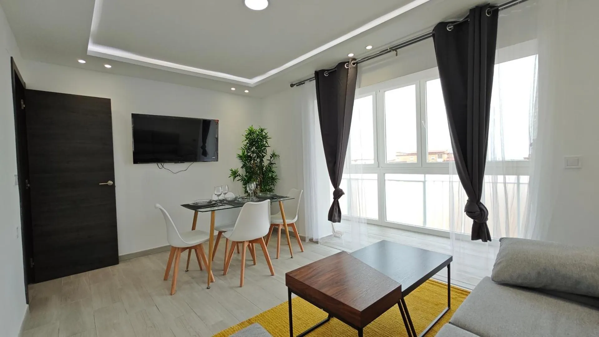 Vialia Playa Apartment Malaga